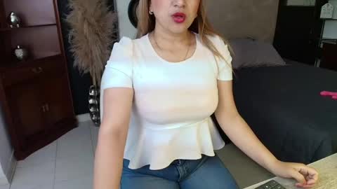 sheryl_jones online show from May 19, 2026, 1:06 pm