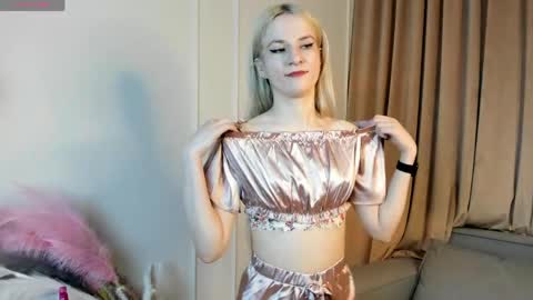 Snapshot of sherylllammey chatting on May 1, 2026, 7:18 pm Sara online show from May 1, 2026, 7:18 pm