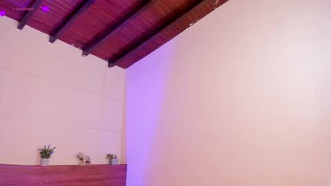 Sheryl Rose  online show from September 9, 2025, 11:15 pm