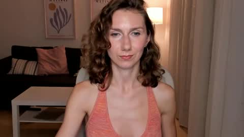 Snapshot of shesleepsnaked chatting on December 17, 2024, 9:05 pm shesleepsnaked online show from December 17, 2024, 9:05 pm