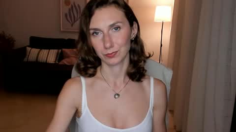 Snapshot of shesleepsnaked chatting on January 1, 2025, 7:43 pm shesleepsnaked online show from January 1, 2025, 7:43 pm