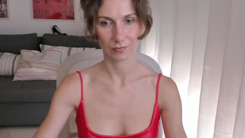 shesleepsnaked online show from September 22, 2025, 1:57 pm