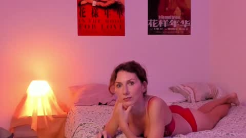 shesleepsnaked online show from October 21, 2025, 5:02 pm