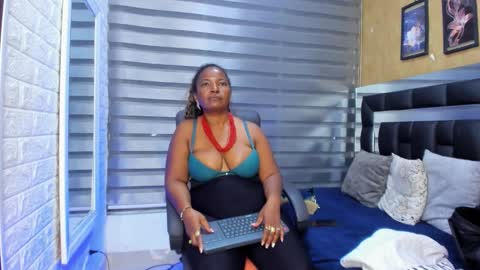 Snapshot of sheyla__ebony chatting on February 2, 2026, 12:31 am sheyla__ebony online show from February 2, 2026, 12:31 am
