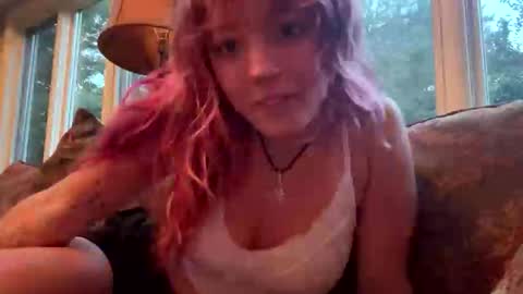 Snapshot of shh_itsmoon chatting on September 23, 2025, 11:41 pm shh_itsmoon online show from September 23, 2025, 11:41 pm