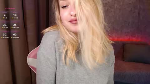 Polly online show from November 1, 2025, 8:11 pm