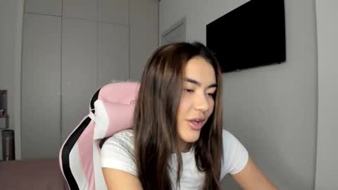 Snapshot of shineel chatting on February 10, 2026, 5:11 am Shineel online show from February 10, 2026, 5:11 am