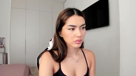 Snapshot of shineel chatting on February 11, 2026, 5:12 am Shineel online show from February 11, 2026, 5:12 am