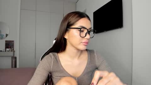 Snapshot of shineel chatting on February 16, 2026, 5:25 am Shineel online show from February 16, 2026, 5:25 am