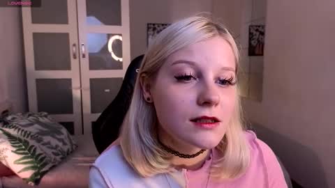 help me reach my first 25 thumbs up online show from September 20, 2025, 2:18 pm