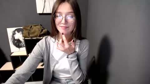 Jesica online show from May 25, 2026, 7:58 am