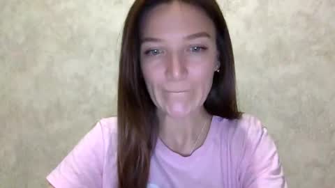 Snapshot of shining_pearl chatting on June 15, 2026, 8:22 pm Jesica online show from June 15, 2026, 8:22 pm