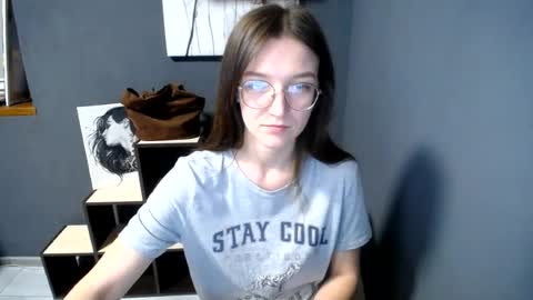Snapshot of shining_pearl chatting on June 16, 2026, 9:23 am Jesica online show from June 16, 2026, 9:23 am