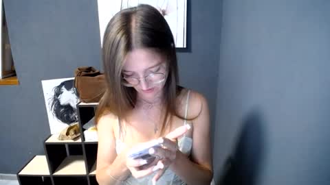 Snapshot of shining_pearl chatting on July 17, 2026, 7:26 am Jesica online show from July 17, 2026, 7:26 am