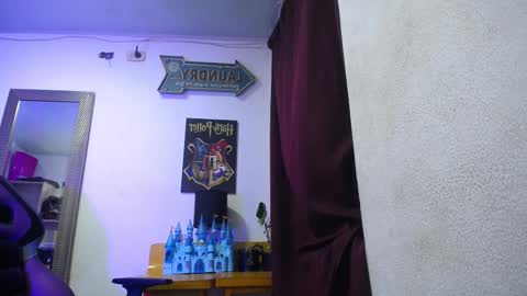 shining_star69 online show from October 15, 2025, 6:57 am