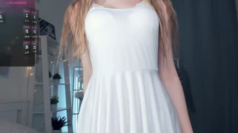 Snapshot of shiningdawn chatting on February 8, 2025, 8:10 pm Stella online show from February 8, 2025, 8:10 pm