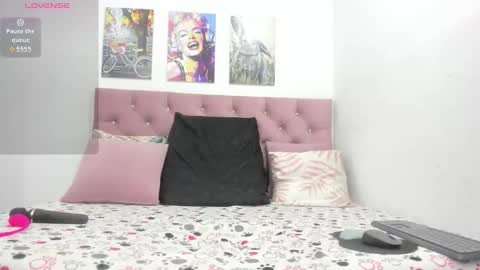 shira_sexylove online show from October 3, 2025, 12:07 am