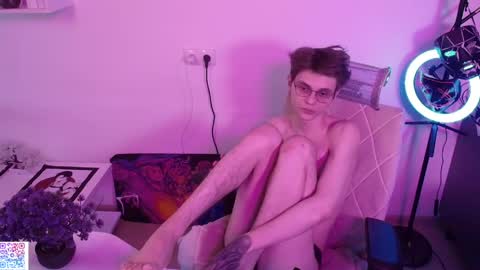 shiromy_ online show from June 4, 2026, 6:03 pm