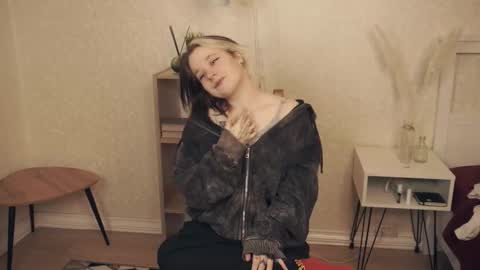 Snapshot of shondazachary chatting on October 18, 2025, 7:42 am shonda online show from October 18, 2025, 7:42 am