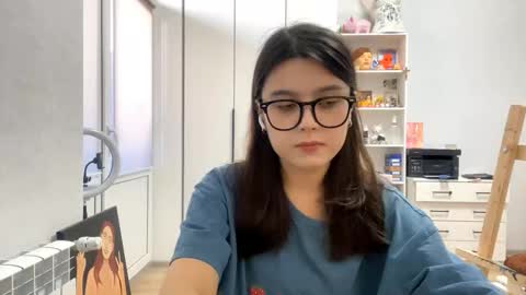 Marie online show from March 15, 2026, 12:33 pm