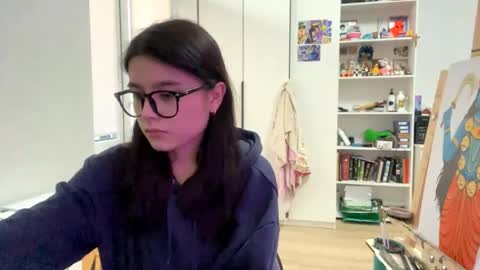 Marie online show from April 16, 2026, 12:39 pm