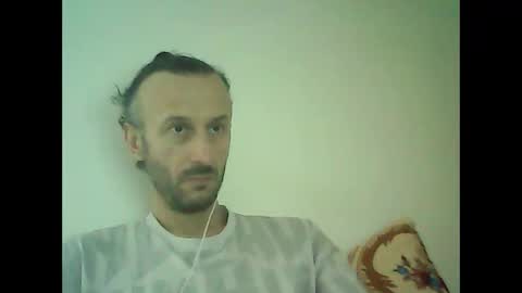 Snapshot of shooter_coool chatting on February 12, 2025, 12:33 pm shooter_coool online show from February 12, 2025, 12:33 pm