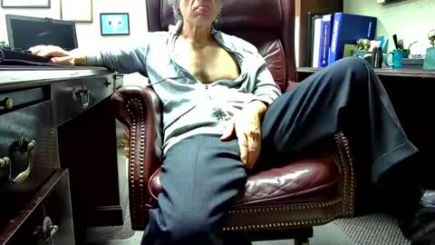 nikolas send dm for an appointment online show from December 10, 2024, 10:37 pm