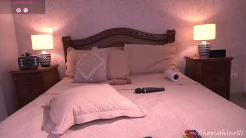 Snapshot of shopieshine chatting on November 21, 2025, 5:55 pm Sophie online show from November 21, 2025, 5:55 pm