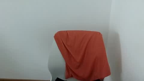 showmenakedbb online show from May 20, 2026, 3:29 pm