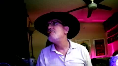Snapshot of shrewtamer chatting on December 7, 2024, 8:44 am shrewtamer online show from December 7, 2024, 8:44 am