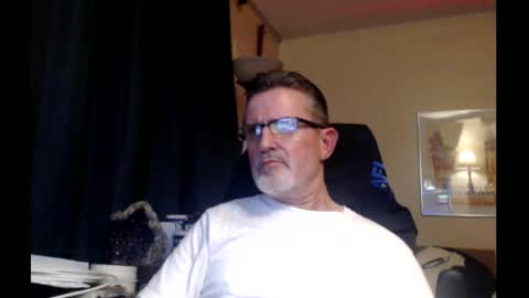 Snapshot of shrewtamer chatting on February 25, 2025, 4:57 am shrewtamer online show from February 25, 2025, 4:57 am