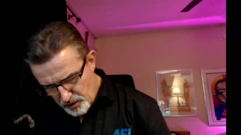 Snapshot of shrewtamer chatting on March 5, 2025, 2:14 am shrewtamer online show from March 5, 2025, 2:14 am