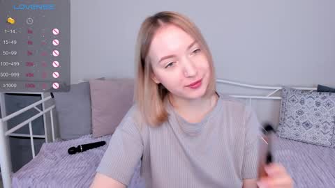 Snapshot of shy_annacutie chatting on December 24, 2024, 6:44 am Anna online show from December 24, 2024, 6:44 am