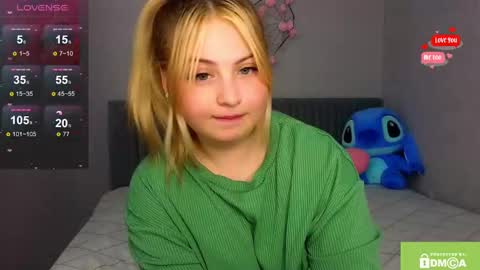 Molly online show from December 5, 2024, 9:06 pm
