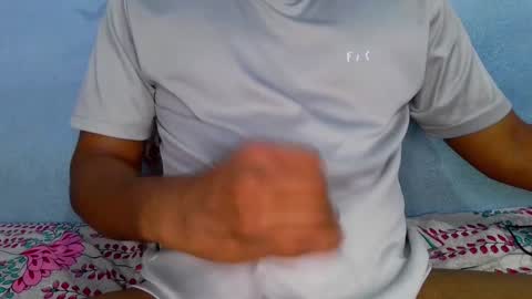 Snapshot of shy_eyes_ chatting on December 18, 2024, 4:39 pm shyeyes online show from December 18, 2024, 4:39 pm