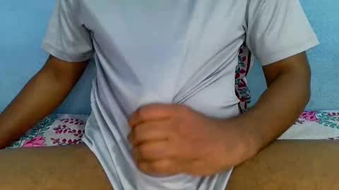 Snapshot of shy_eyes_ chatting on February 16, 2025, 2:00 pm shyeyes online show from February 16, 2025, 2:00 pm