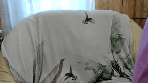 Snapshot of shy_in_bed chatting on October 30, 2025, 3:02 pm shy_in_bed online show from October 30, 2025, 3:02 pm