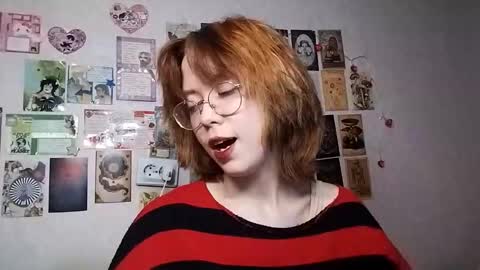 Milena online show from October 10, 2025, 1:43 pm