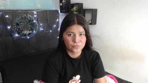 Snapshot of shy_latingirl2 chatting on December 17, 2024, 1:16 pm Ana online show from December 17, 2024, 1:16 pm