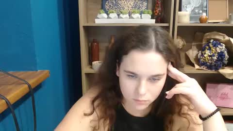 shy_lil online show from September 24, 2025, 2:42 pm