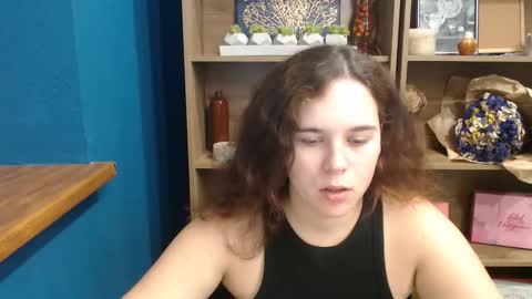 shy_lil online show from September 28, 2025, 9:36 am