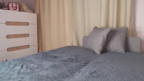 Milena online show from March 6, 2025, 4:30 am