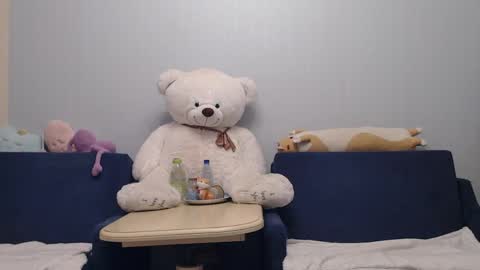 Snapshot of shy_moony chatting on April 30, 2026, 8:57 pm just Alex online show from April 30, 2026, 8:57 pm