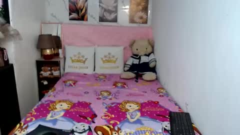 Snapshot of shy_pinay chatting on February 9, 2026, 12:31 pm shy_pinay online show from February 9, 2026, 12:31 pm