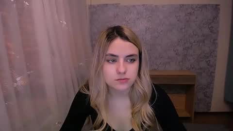 shy_sabrina_ online show from February 26, 2025, 7:53 am