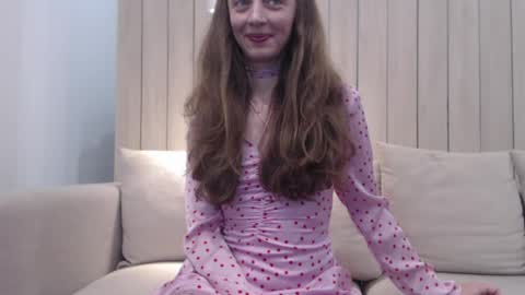 shy_schoolgirl_ online show from December 31, 2024, 4:04 pm