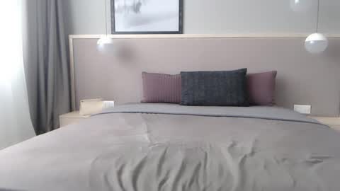 shy_schoolgirl_ online show from September 28, 2025, 9:03 am