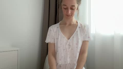 shy_schoolgirl_ online show from May 8, 2026, 8:08 am