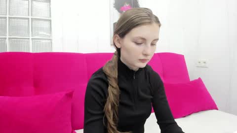 Snapshot of shyly_lisa chatting on May 27, 2026, 1:57 am shyly_lisa online show from May 27, 2026, 1:57 am