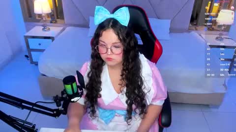 Shyly online show from December 1, 2025, 5:34 am